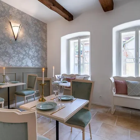 Konukevi Boutique Soukenikuv Dum