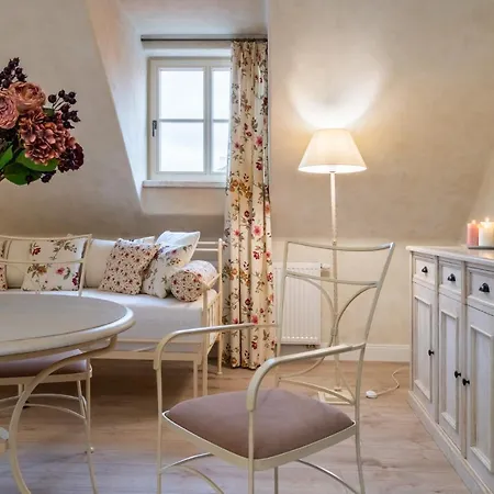 Boutique Soukenikuv Dum Gasthuis 4*