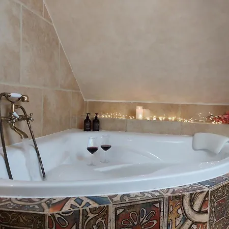Boutique Soukenikuv Dum Gasthuis 4*